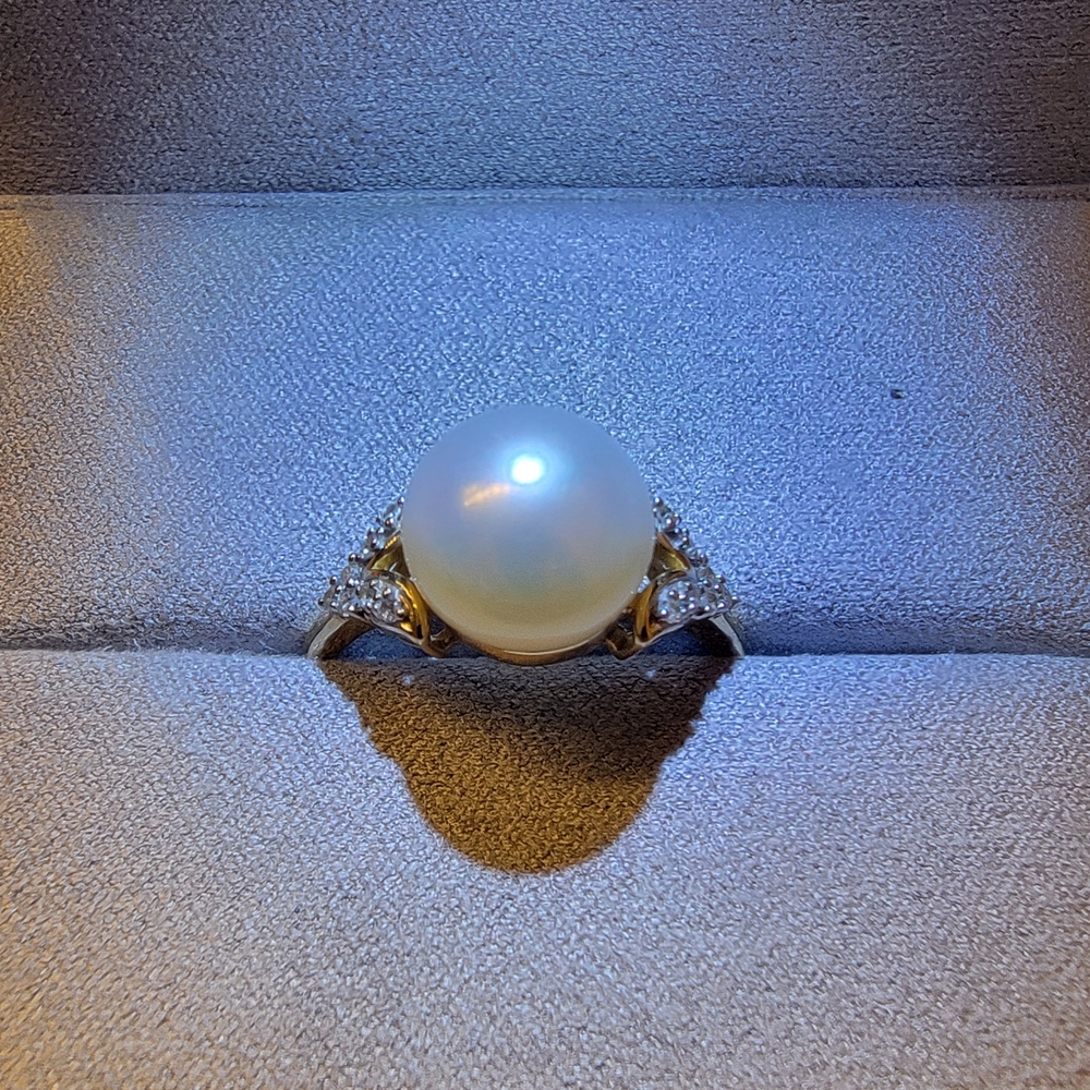 Lustrous 10mm Heirloom Quality Pearl and 14k Gold Ring With 6 Diamonds